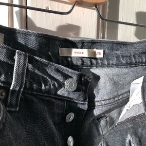 Levi’s wedgie fit jeans, black, size 26